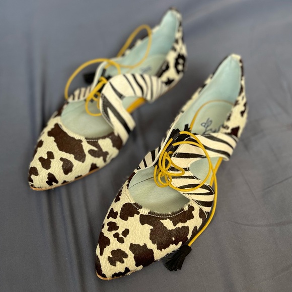 Deforesyfloreros Shoes - DFYF Deforesyfloreros animal print calf hair pointed toe lace up flats 39 / 8.5